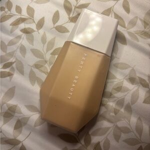 Fenty Beauty Eaze Drops in Shade 7